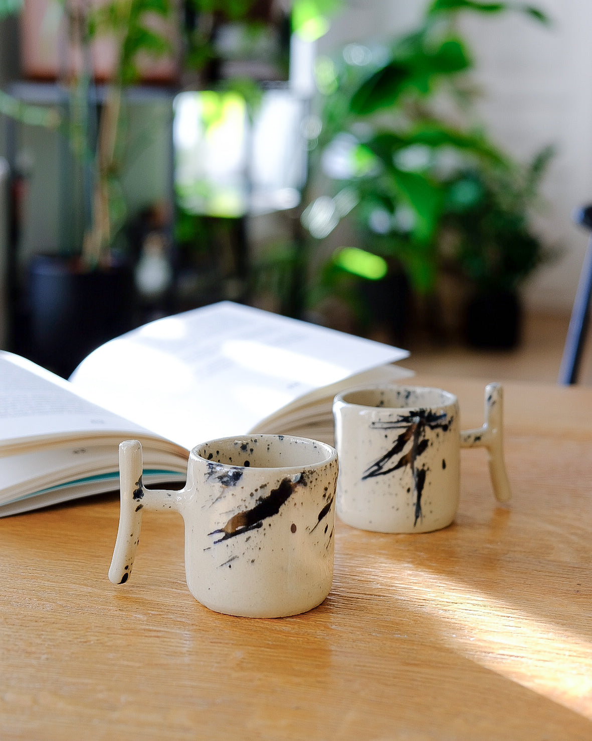 Cup Noa - black and white